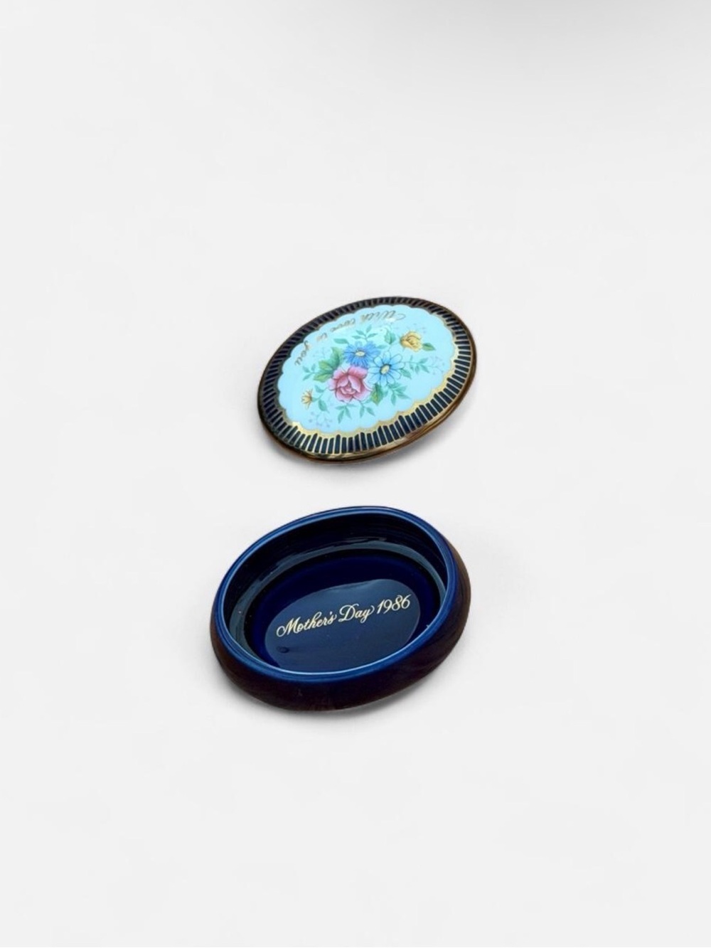 Mother's Day 1986 Avon Collectible Decorative Floral Trinket Box